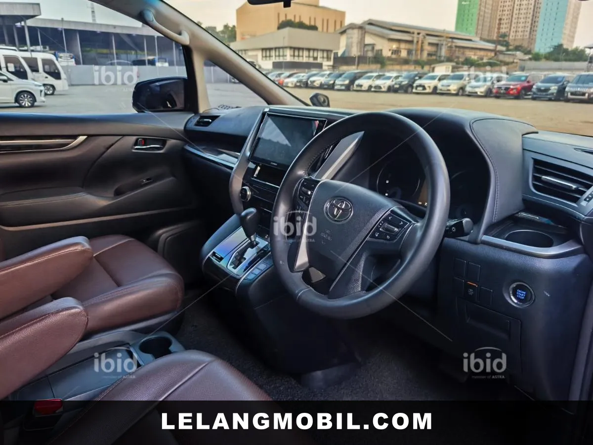 TOYOTA VELLFIRE - View 5