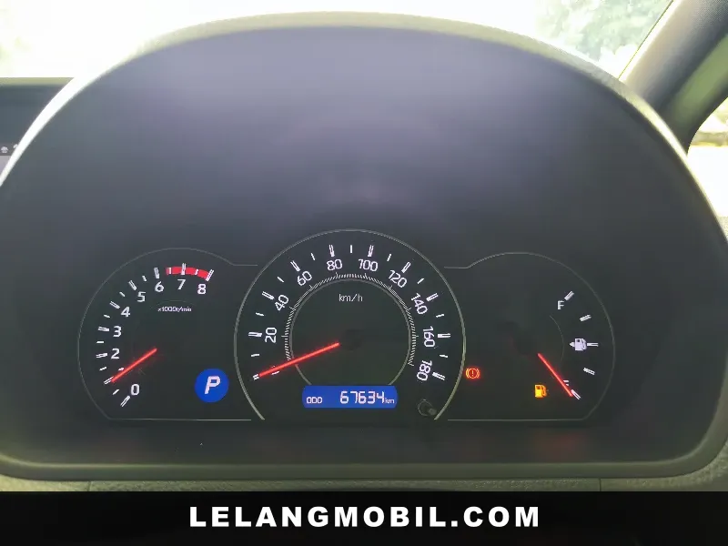 TOYOTA VOXY - View 7