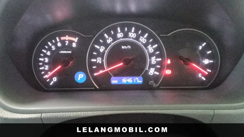 TOYOTA VOXY - View 7