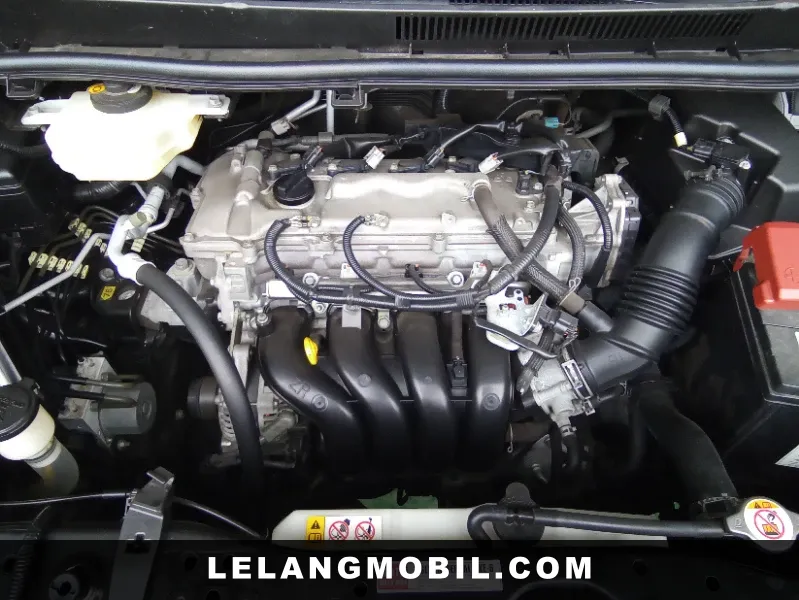 TOYOTA VOXY - View 6