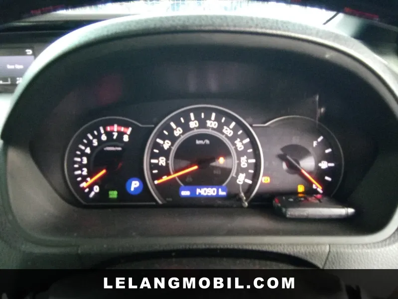 TOYOTA VOXY - View 7