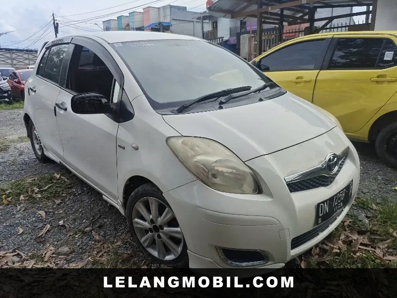 TOYOTA YARIS - View 2