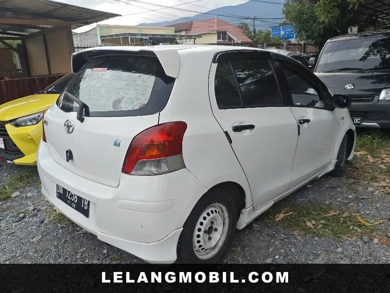 TOYOTA YARIS - View 3