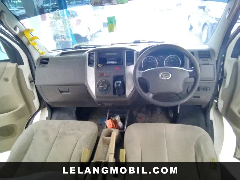 DAIHATSU LUXIO - View 5