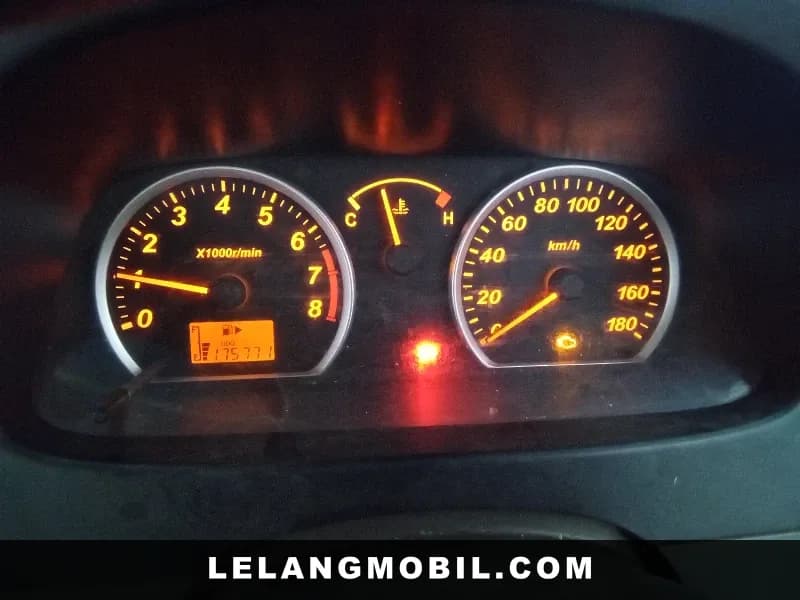 DAIHATSU LUXIO - View 7