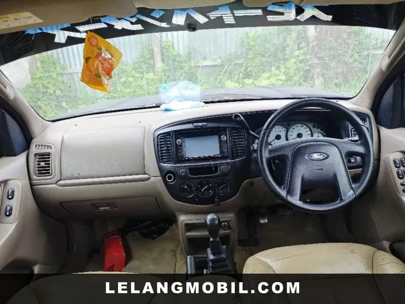 FORD ESCAPE - View 5