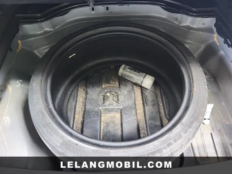 MERCEDES BENZ E CLASS - View 10