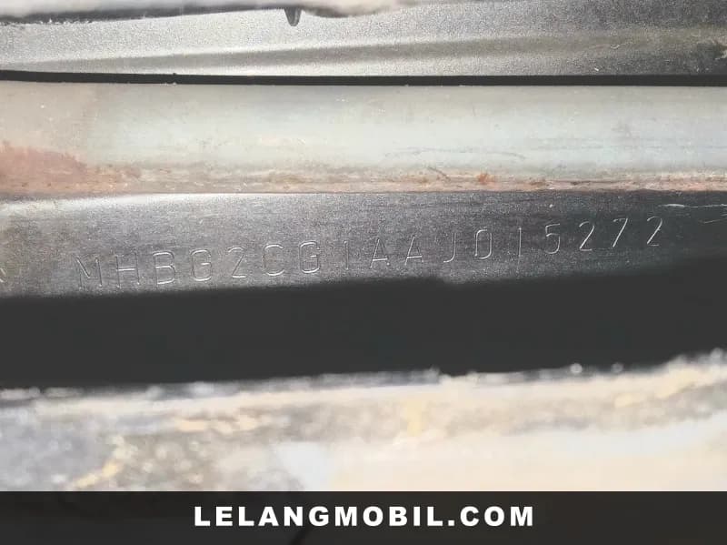 NISSAN LIVINA - View 9