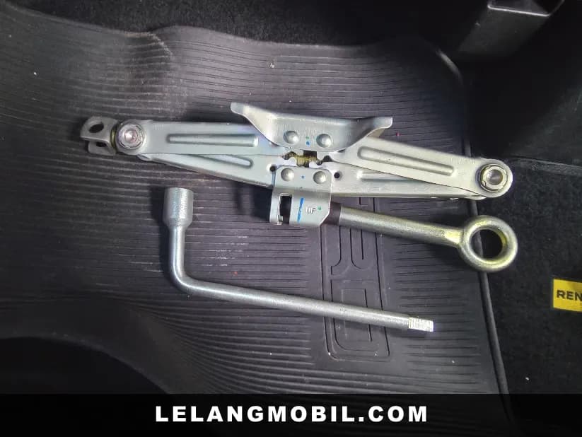 RENAULT TRIBER - View 12