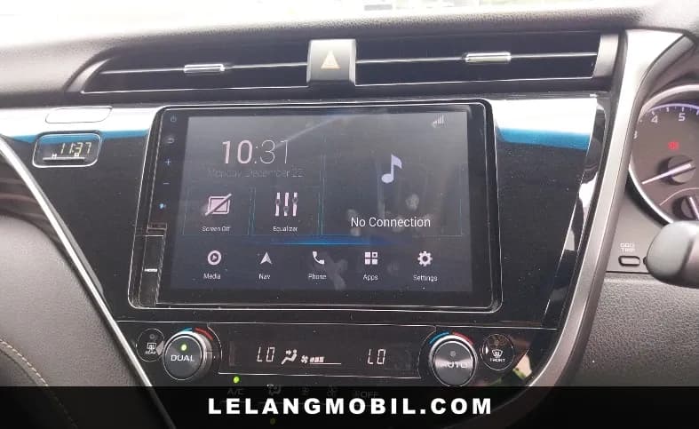 TOYOTA CAMRY - View 9