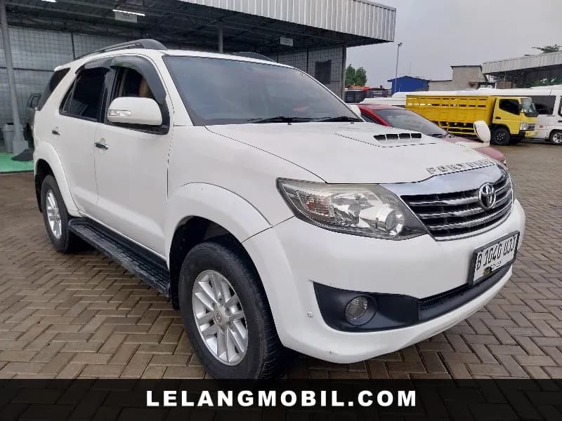 TOYOTA FORTUNER - View 2