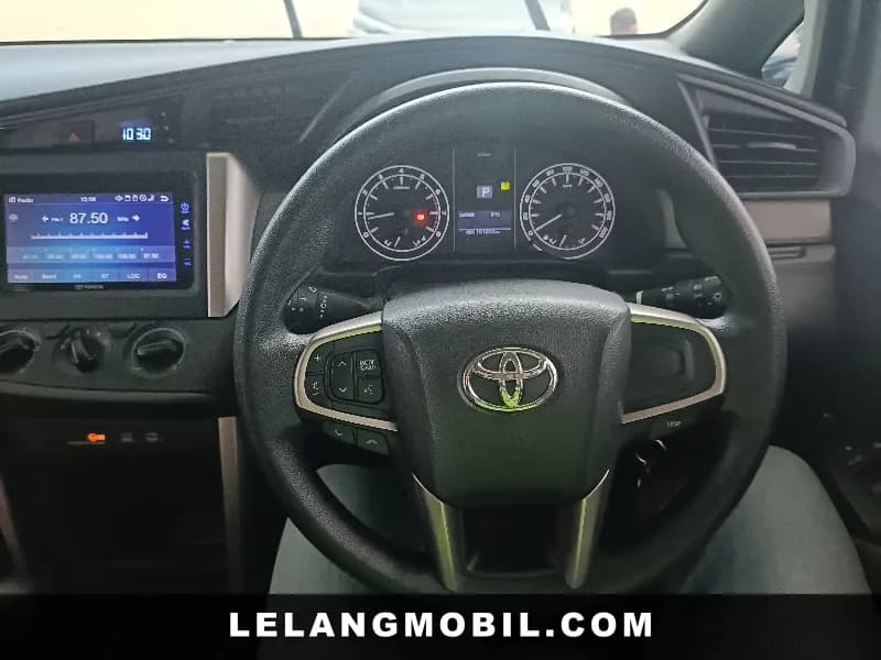TOYOTA INNOVA - View 8