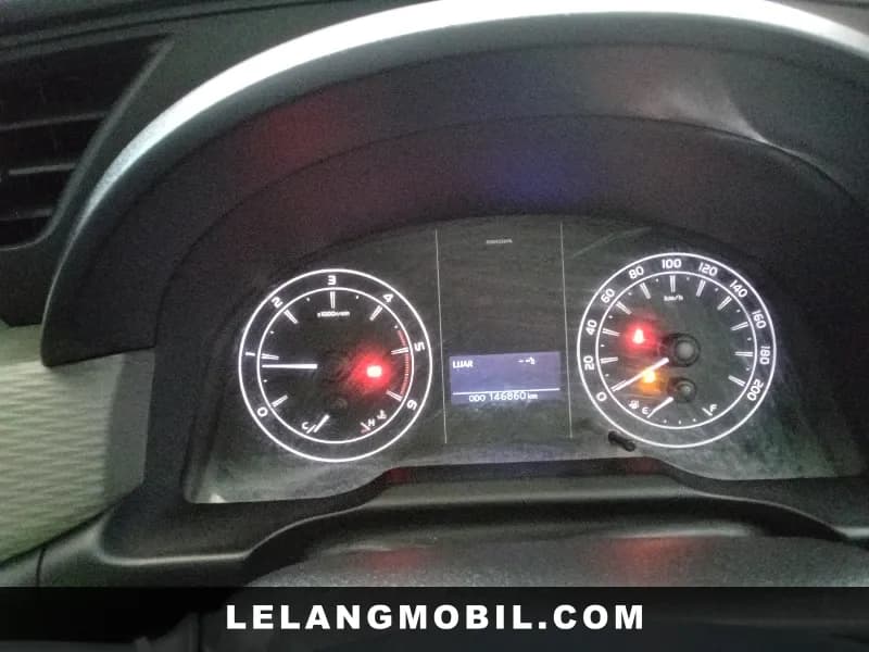 TOYOTA INNOVA - View 7