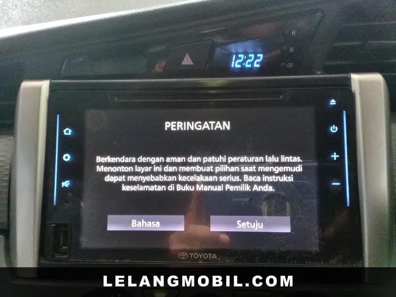 TOYOTA INNOVA - View 9