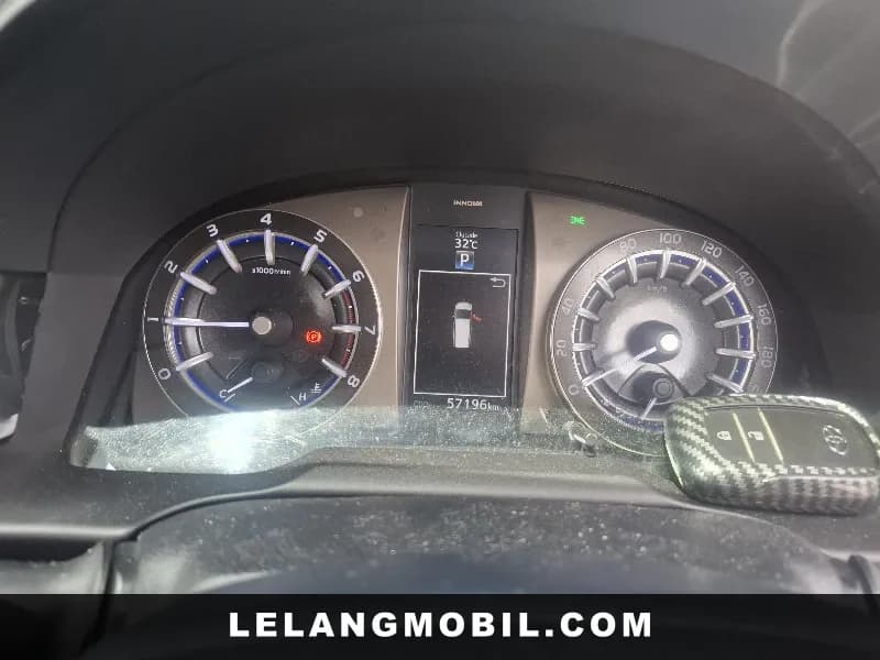 TOYOTA INNOVA - View 7