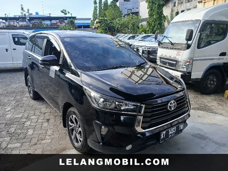 TOYOTA INNOVA - View 2