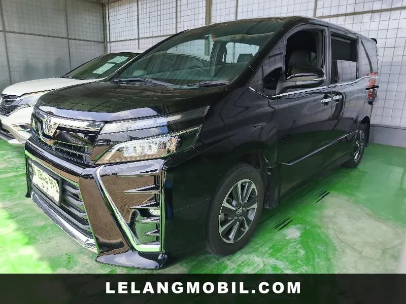 TOYOTA VOXY - View 1