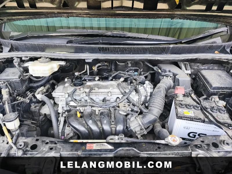 TOYOTA VOXY - View 6