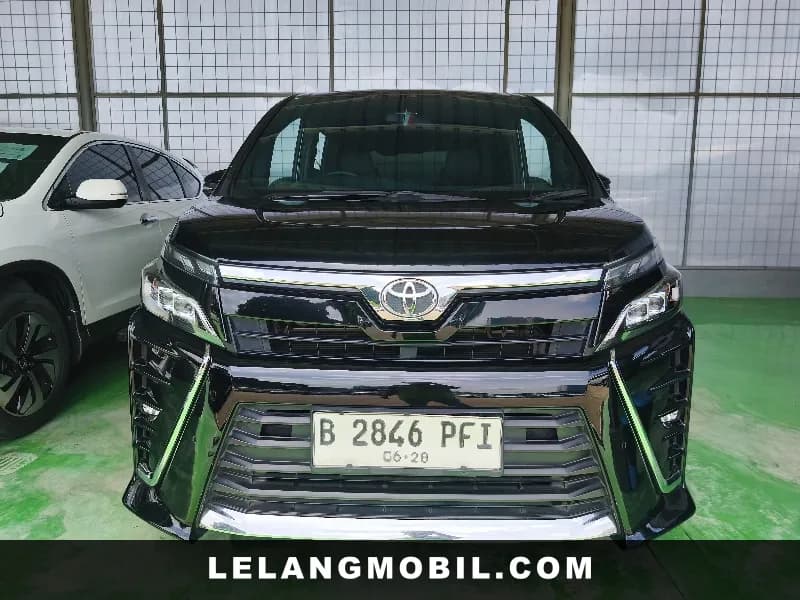 TOYOTA VOXY - View 8